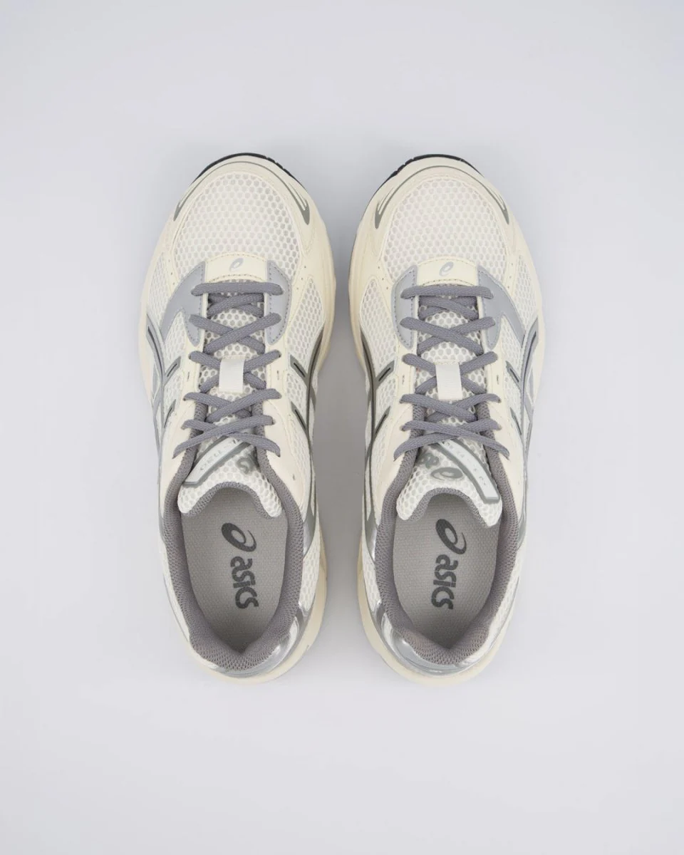 Asics Gel 1130 Beige y Plata Mujer - Image 4