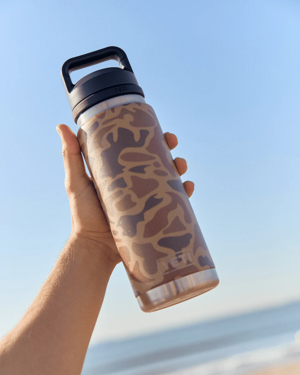 Botella Yeti Rambler Chug Marrón Camuflaje 26oz - Image 2