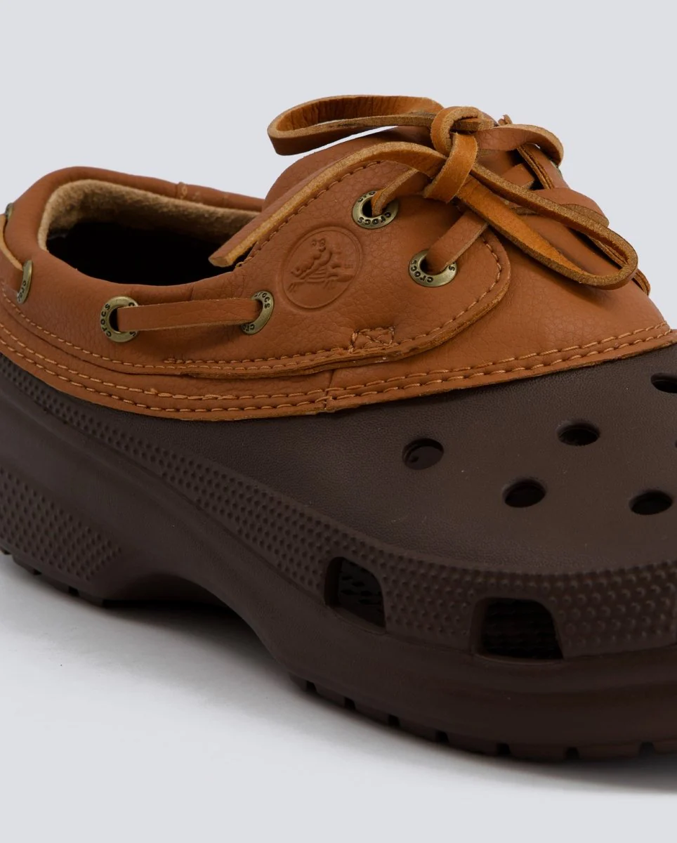 Crocs Classic Islander Marrón Hombre - Image 4