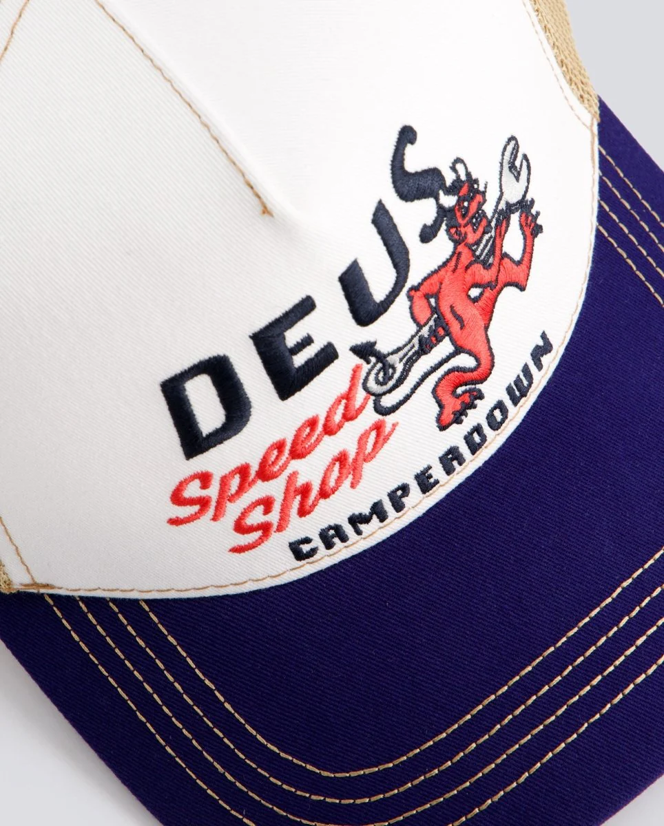 Gorra Deus Dogleg Trucker Azul y Blanca Unisex - Image 4