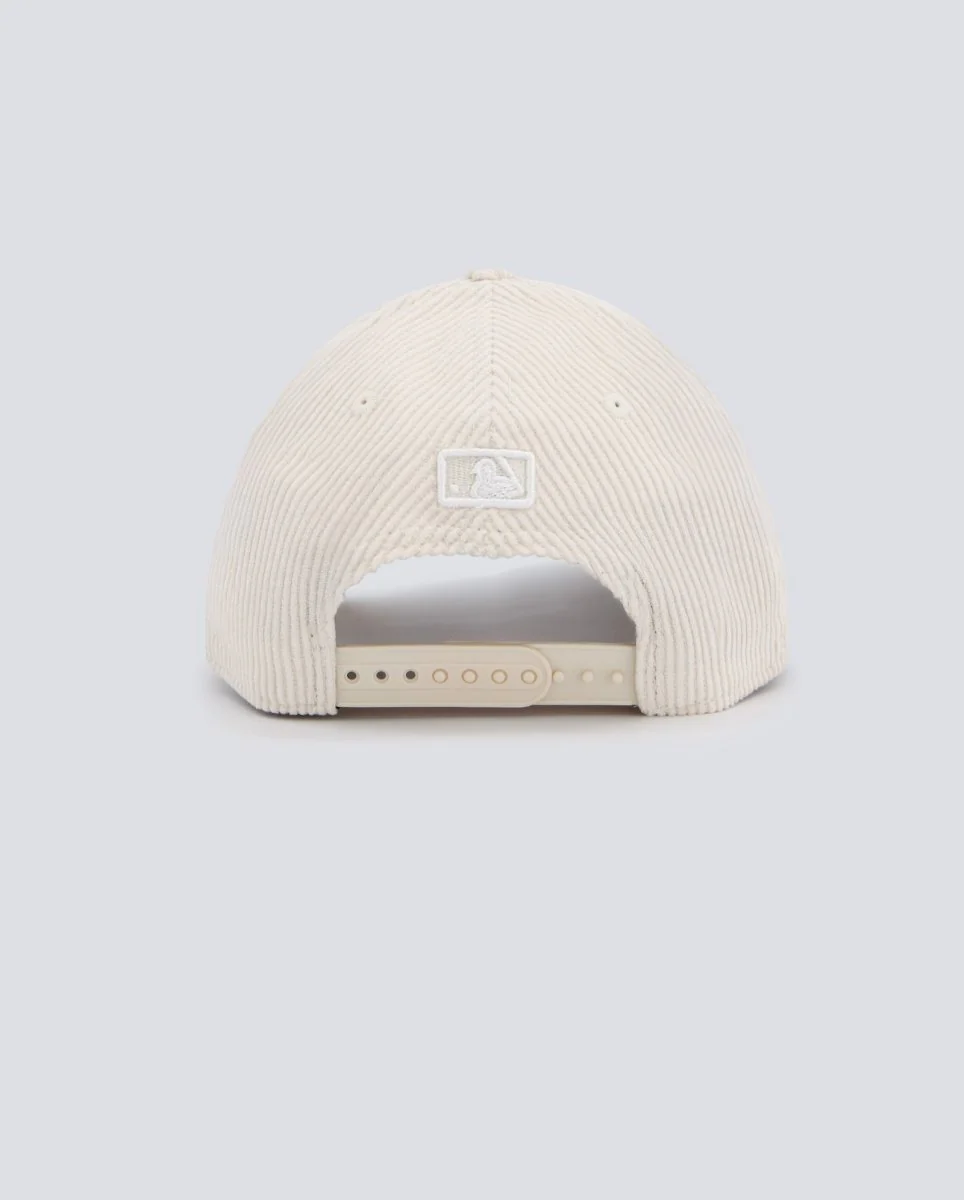 Gorra New Era LA Dodgers Cord 9Forty Canalé Beige Unisex - Image 3