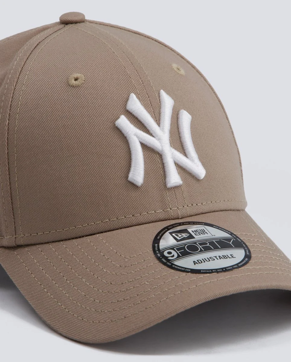 Gorra New Era League Essential 9FORTY Marrón Unisex - Image 4