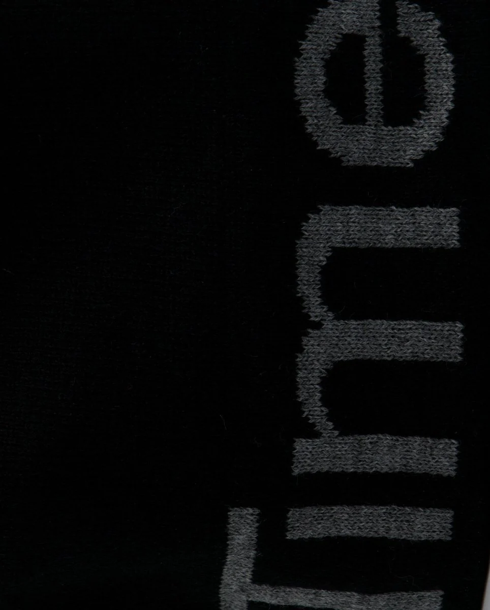 Gorro We Are Not Friends Timeless Negro Unisex - Image 2
