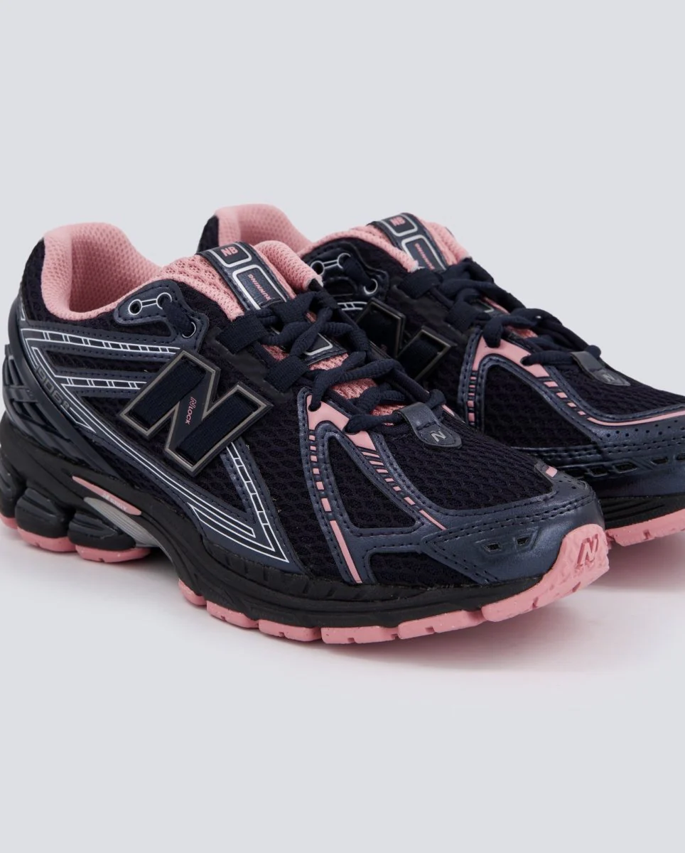 New Balance 1906R Negro y Rosa Mujer - Image 2