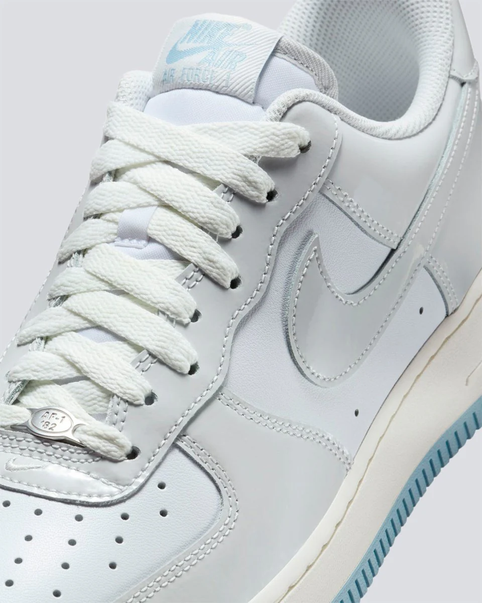 Nike Air Force 1 Low 07 Photon Dust Gris Hombre - Image 2