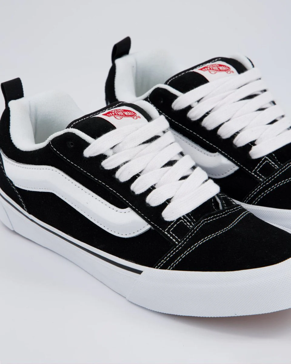 Vans Knu Skool Negro Mujer - Image 2